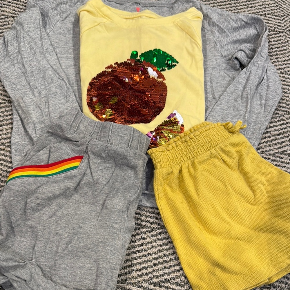2-Shorts Outfit